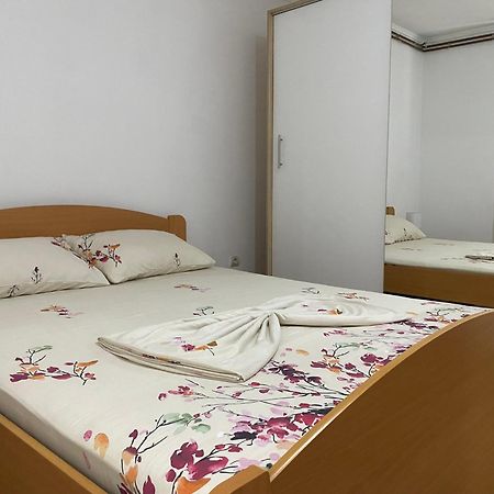 Apartmani Dora Leskovac レスコヴァツ エクステリア 写真