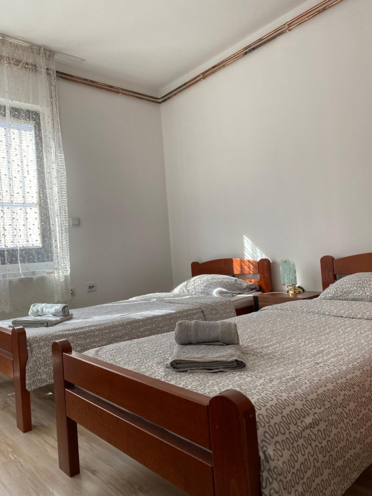 Apartmani Dora Leskovac レスコヴァツ エクステリア 写真