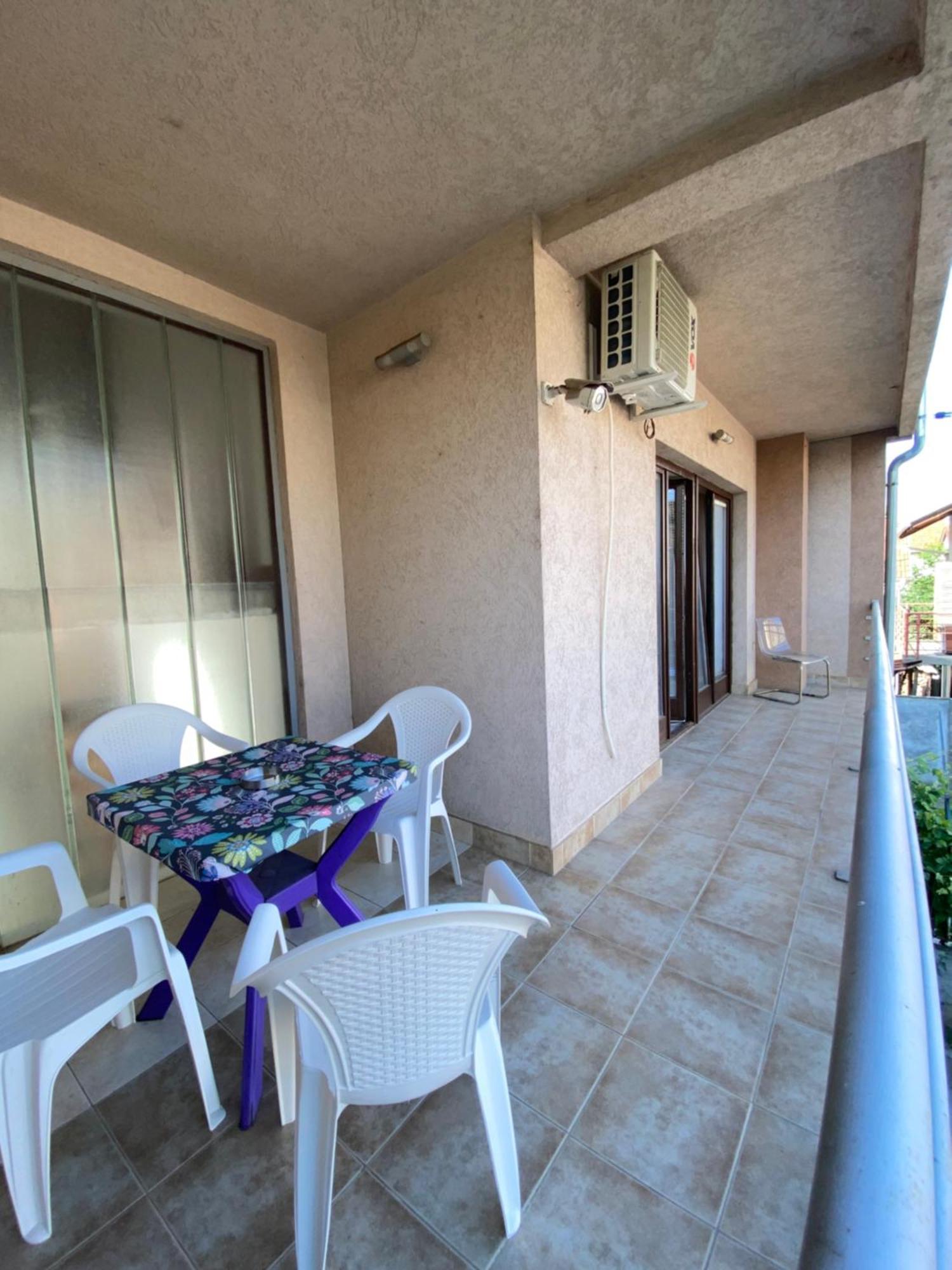 Apartmani Dora Leskovac レスコヴァツ エクステリア 写真
