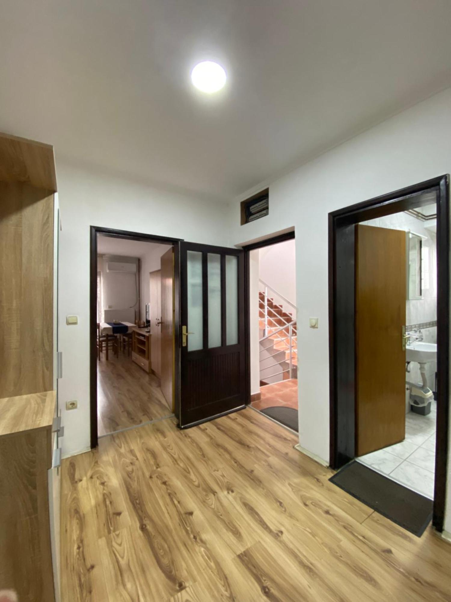 Apartmani Dora Leskovac レスコヴァツ エクステリア 写真