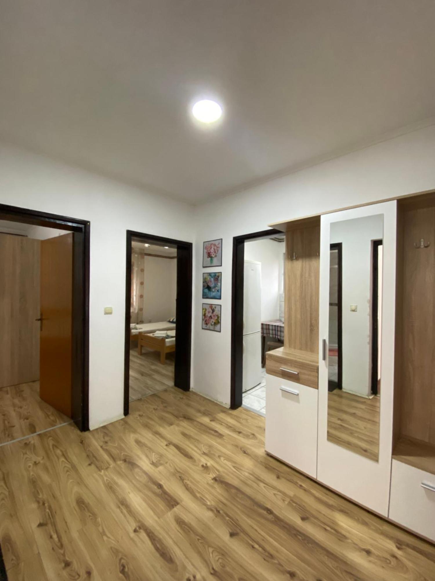 Apartmani Dora Leskovac レスコヴァツ エクステリア 写真