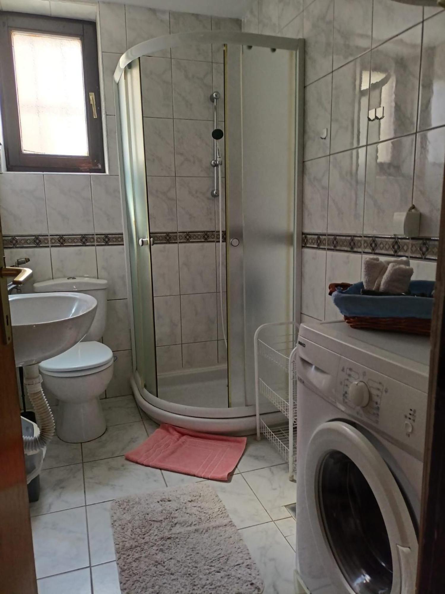 Apartmani Dora Leskovac レスコヴァツ エクステリア 写真